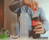 GIF animado (91278) Filtrar el agua de coca cola