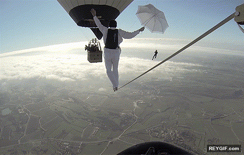 GIF animado (94782) Funambulismo y paracaidismo dos en uno