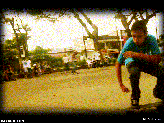 GIF animado (93190) Gente que hace magia con el skate