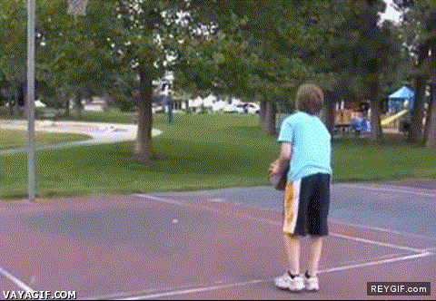 GIF animado (91407) Intentar practicar deportes tranquilamente cuando