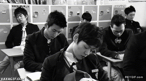 GIF animado (92695) No parece ser una clase muy interesante estan todos dormidos