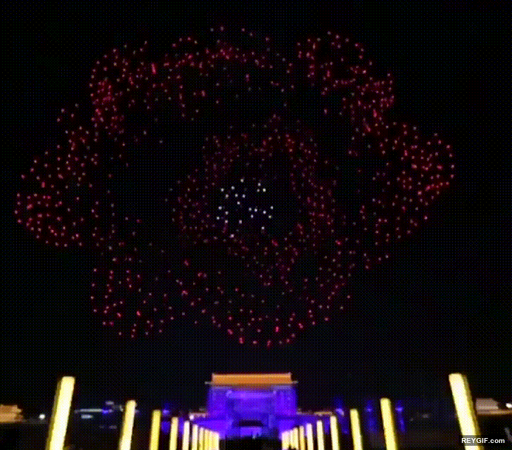 GIF animado (96238) Nuevo record mundial 1374 drones en un espectaculo chino