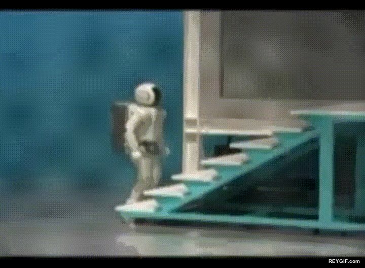 GIF animado (96595) Paso a paso los robots acabaran dominando el mundo