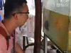 GIF animado (95923) Peces que reaccionan de forma graciosa cuando les haces caras locas