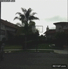 GIF animado (92816) Que pensabas que con muletas no podria jugar al baloncesto