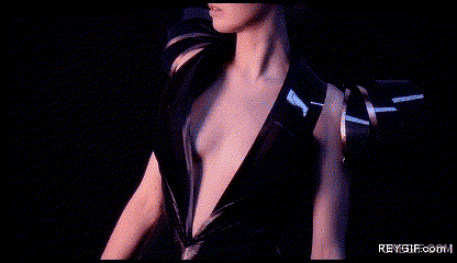 GIF animado (90831) Si te excitas este vestido se vuelve transparente