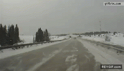 GIF animado (91821) Sorpresas en la nieve cuando conduces por rusia