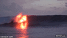 GIF animado (94771) Surfeando en un mar de fuego