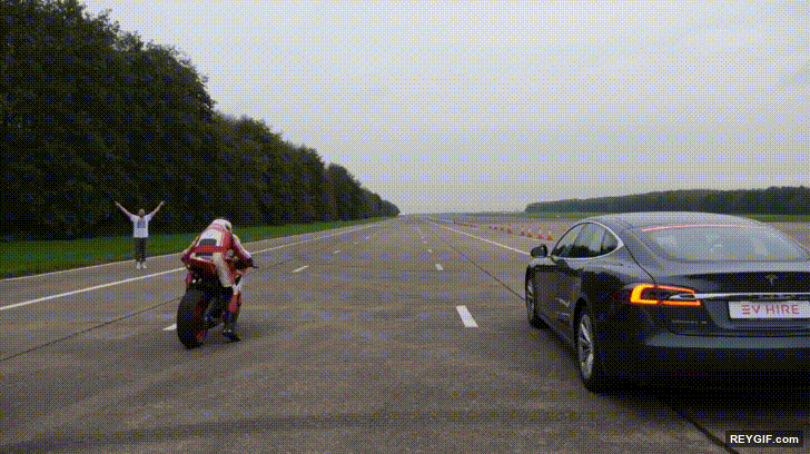 GIF animado (96288) Tesla vs una superbike