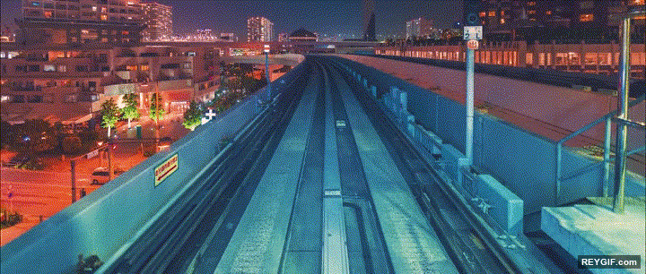 GIF animado (94555) Timelapse del tren de tokyo parece un viaje al hiperespacio