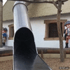 GIF animado (96211) Tirarse por el tobogan no es tan infantil como pensabas