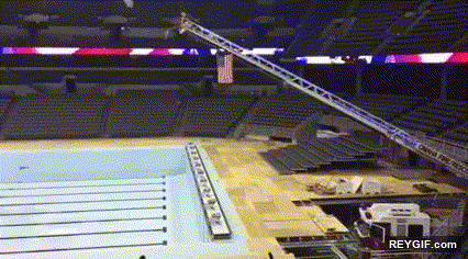 GIF animado (94551) Y asi es como se llena de agua una piscina olimpica